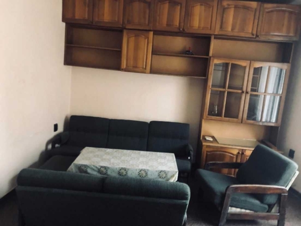 Дава се под наем Тристаен апартамент в Пловдив, Кършияка - 90 кв.м за 423.3 € - Снимка #1