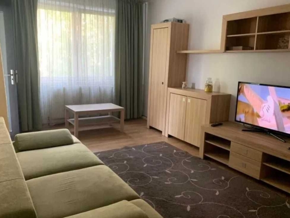 Дава се под наем Тристаен апартамент в Пловдив, Център - 80 кв.м за 249.9 € - Снимка #1