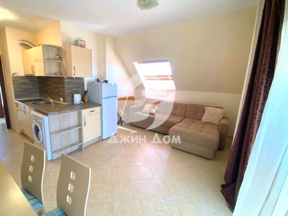 Двустаен апартамент в к.к. Слънчев бряг - 77 кв.м за 1182 €/кв.м - Снимка #1