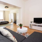 Дава се под наем Двустаен апартамент в Пловдив, Изгрев - 68 кв.м за 341.7 € - Снимка #1