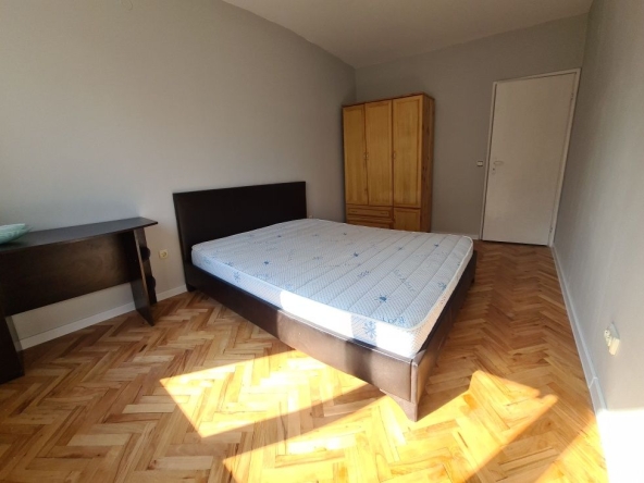 Дава се под наем Тристаен апартамент в София, Лагера - 65 кв.м за 561 € - Снимка #1