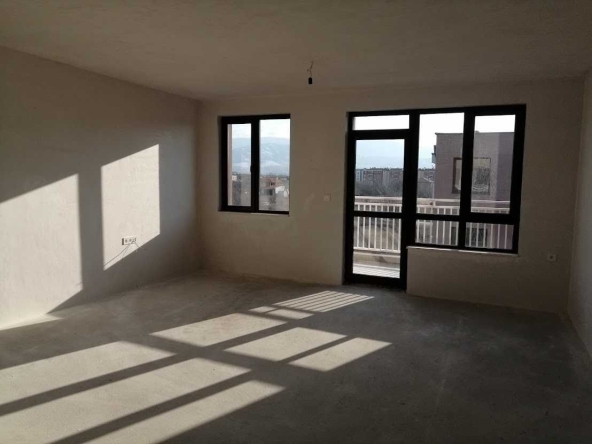 Тристаен апартамент в Пловдив, Остромила - 122 кв.м за 984 €/кв.м - Снимка #1