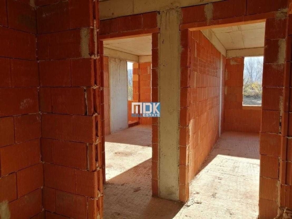 Тристаен апартамент в Пловдив, Център - 85 кв.м за 1072 €/кв.м - Снимка #1