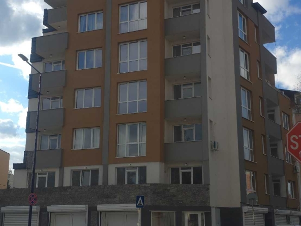 Тристаен апартамент в Пазарджик, Руски - 102 кв.м за 575 €/кв.м - Снимка #1