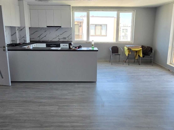 Тристаен апартамент в Пазарджик, Промишлена зона - 116 кв.м за 726 €/кв.м - Снимка #1