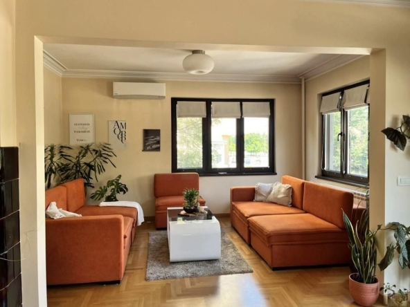 Дава се под наем Двустаен апартамент в София, Център - 76 кв.м за 850 € - Снимка #1
