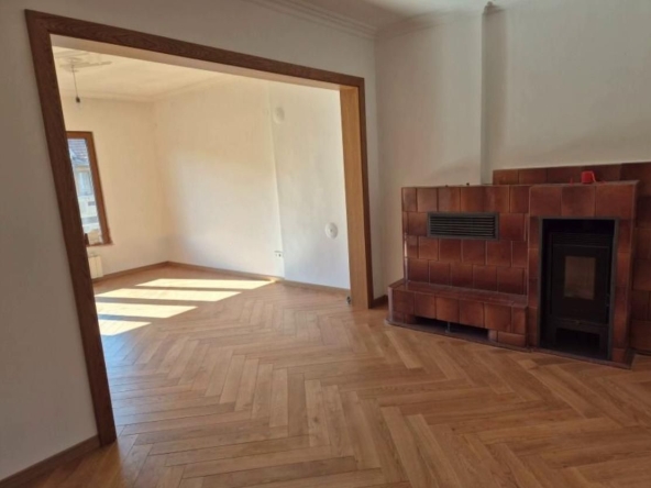 Тристаен апартамент в София, Център - 100 кв.м за 2805 €/кв.м - Снимка #1