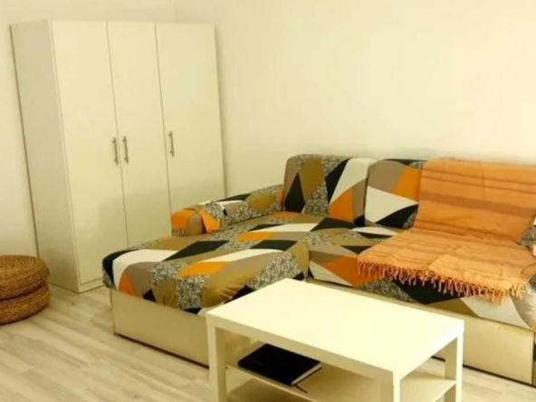 Дава се под наем Едностаен апартамент в Пловдив, Гагарин - 15 кв.м за 102 € - Снимка #1