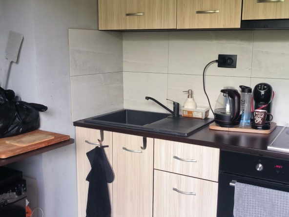 Тристаен апартамент в Бобов дол - 100 кв.м за 272 €/кв.м - Снимка #1