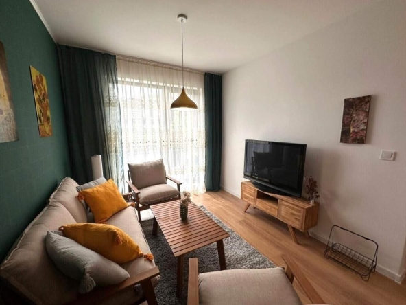 Дава се под наем Тристаен апартамент в Пловдив, Кършияка - 102 кв.м за 650 € - Снимка #1