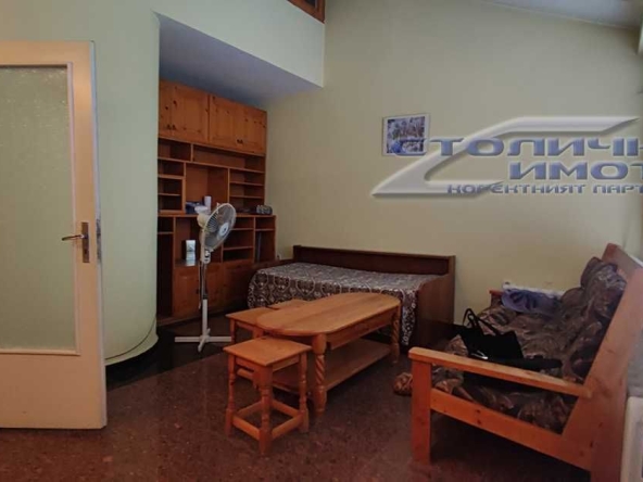 Дава се под наем Двустаен апартамент в София, Лозенец - 80 кв.м за 561 € - Снимка #1