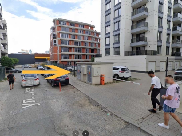 Дава се под наем Гараж / Паркомясто в София, 7-ми 11-ти километър - 12 кв.м за 86.7 € - Снимка #1