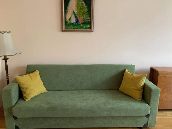 Дава се под наем Тристаен апартамент в София, Център - 90 кв.м за 800 € - Снимка #1