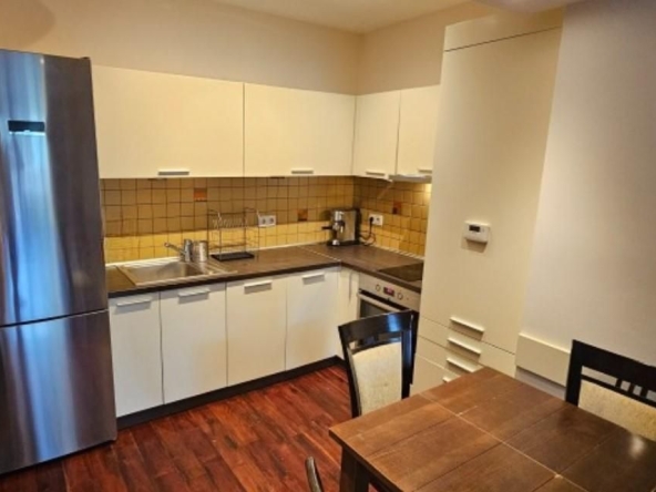 Дава се под наем Тристаен апартамент в София, Витоша - 100 кв.м за 825 € - Снимка #1