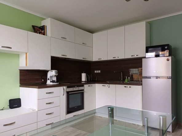 Дава се под наем Тристаен апартамент в София, Младост 4 - 78 кв.м за 727.77 € - Снимка #1