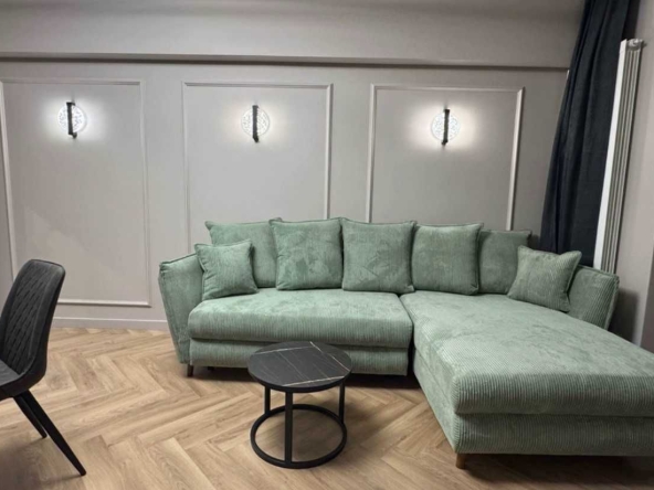 Дава се под наем Двустаен апартамент в София, Красно село - 78 кв.м за 896.58 € - Снимка #1