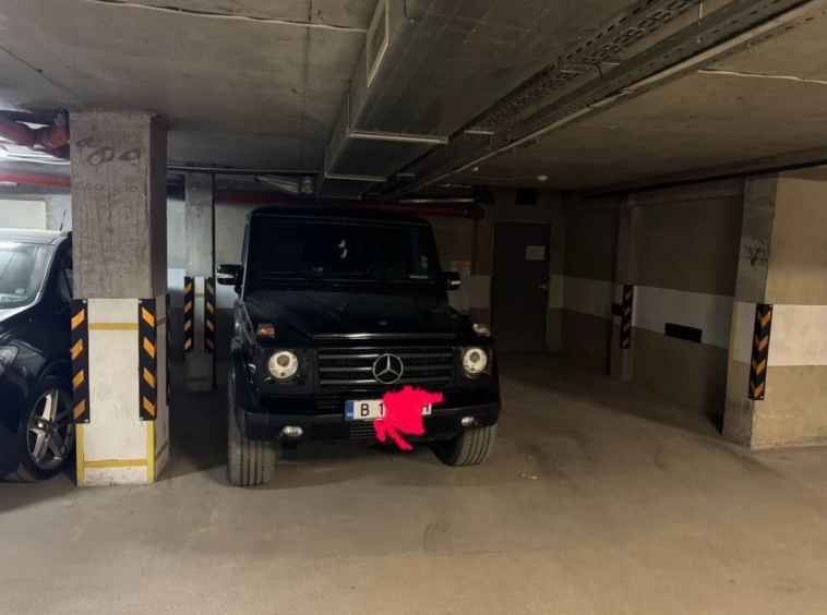 Дава се под наем Гараж / Паркомясто в Варна, Базар Левски - 15 кв.м за 149.43 € - Снимка #1