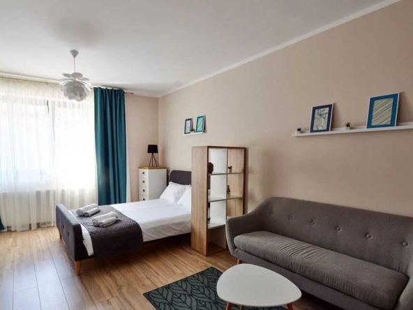 Дава се под наем Тристаен апартамент в Бургас, Лазур - 110 кв.м за 372.3 € - Снимка #1