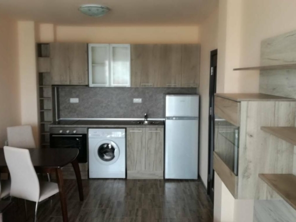 Дава се под наем Двустаен апартамент в Пловдив, Тракия - 60 кв.м за 350 € - Снимка #1