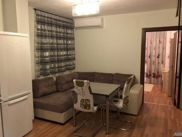 Дава се под наем Тристаен апартамент в Благоевград, Освобождение - 74 кв.м за 306 € - Снимка #1