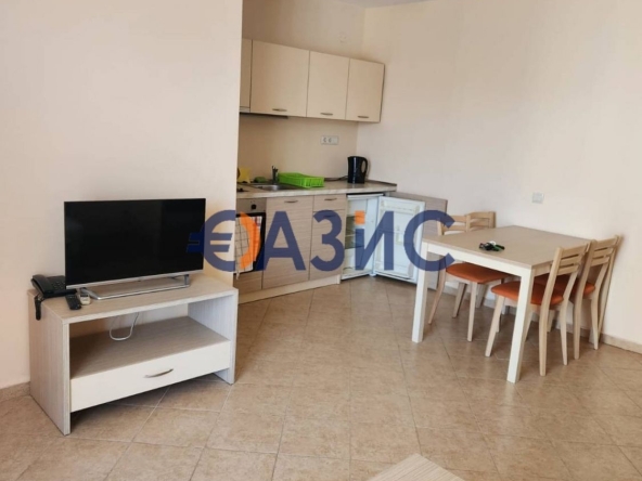 Двустаен апартамент в к.к. Слънчев бряг - 65 кв.м за 1124 €/кв.м - Снимка #1