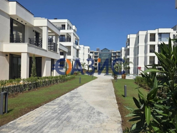 Тристаен апартамент в Созопол - 189900 кв.м за 1 €/кв.м - Снимка #1