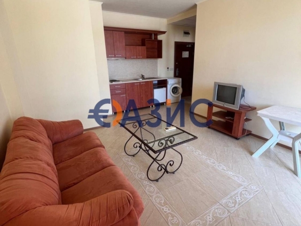 Двустаен апартамент в к.к. Слънчев бряг - 62 кв.м за 1097 €/кв.м - Снимка #1