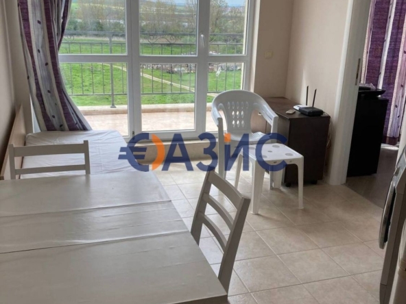 Двустаен апартамент в к.к. Слънчев бряг - 57 кв.м за 1176 €/кв.м - Снимка #1