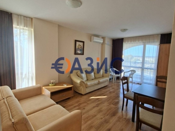 Двустаен апартамент в к.к. Слънчев бряг - 65 кв.м за 616 €/кв.м - Снимка #1