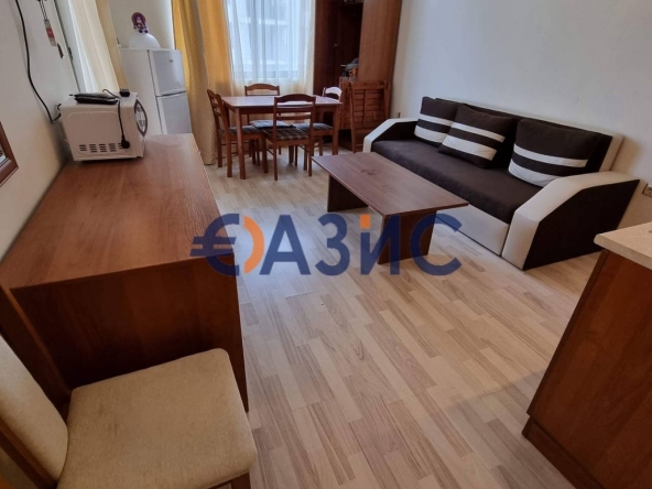 Тристаен апартамент в к.к. Слънчев бряг - 80 кв.м за 606 €/кв.м - Снимка #1