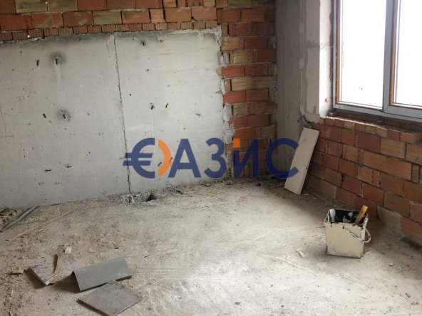 Тристаен апартамент в Несебър - 380 кв.м за 559 €/кв.м - Снимка #1