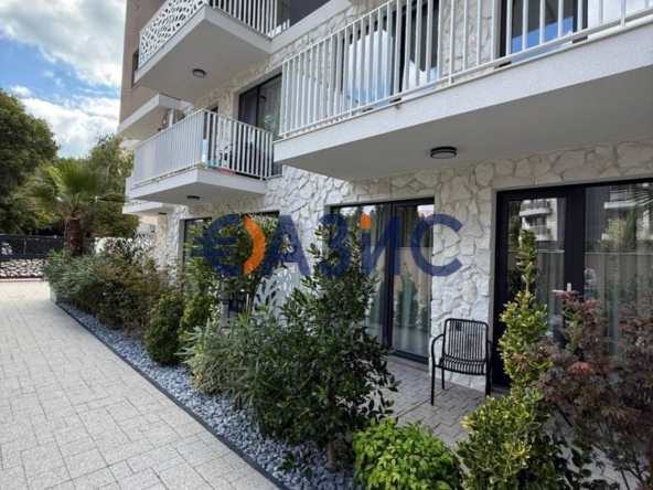 Двустаен апартамент в к.к. Слънчев бряг - 48 кв.м за 1084 €/кв.м - Снимка #1