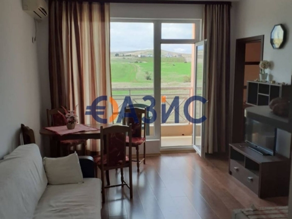 Тристаен апартамент в к.к. Слънчев бряг - 70 кв.м за 492 €/кв.м - Снимка #1
