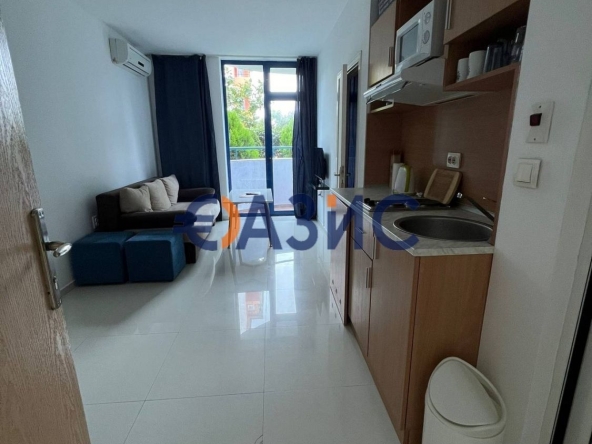 Двустаен апартамент в к.к. Слънчев бряг - 49 кв.м за 1174 €/кв.м - Снимка #1