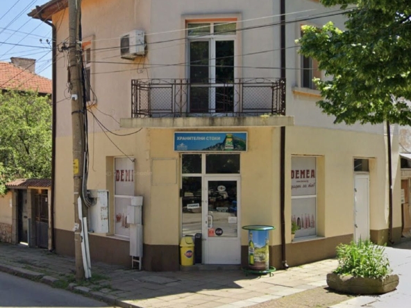 Дава се под наем Магазин в Кюстендил, Христо Ботев - 60 кв.м за 280 € - Снимка #1