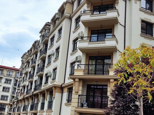 Тристаен апартамент в Поморие - 85 кв.м за 1883 €/кв.м - Снимка #1