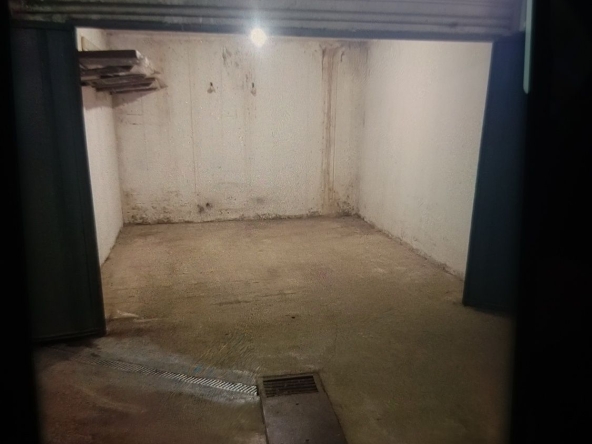 Гараж / Паркомясто в София, Разсадника - 20 кв.м за 9 €/кв.м - Снимка #1