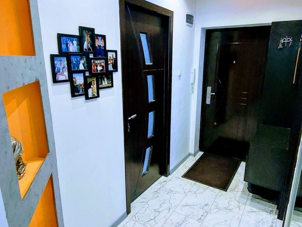 Дава се под наем Многостаен апартамент в Сливен, Клуцохор - 120 кв.м за 331.5 € - Снимка #1