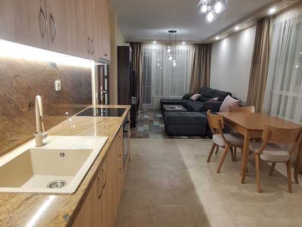 Дава се под наем Тристаен апартамент в Пловдив, Прослав - 109 кв.м за 612 € - Снимка #1