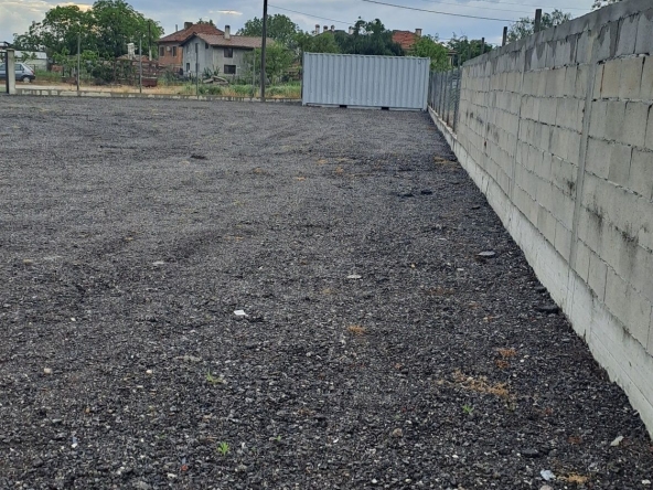 Дава се под наем Гараж / Паркомясто в с. Калековец, Област Пловдив - 4000 кв.м за 49.47 € - Снимка #1