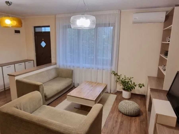 Дава се под наем Тристаен апартамент в Пловдив, Тракия - 90 кв.м за 398.82 € - Снимка #1
