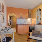 Дава се под наем Едностаен апартамент в Варна, Цветен квартал - 25 кв.м за 357 € - Снимка #1