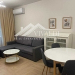 Дава се под наем Двустаен апартамент в к.к. Св.Св. Константин и Елена - 65 кв.м за 648.21 € - Снимка #1