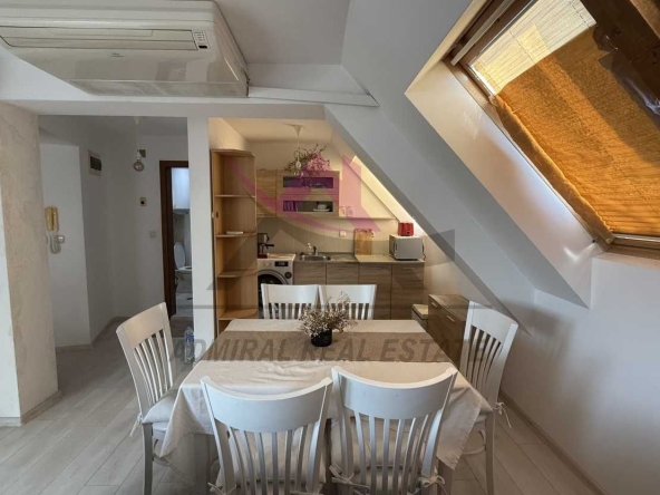 Дава се под наем Двустаен апартамент в Варна, Център - 86 кв.м за 598.23 € - Снимка #1