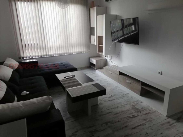 Дава се под наем Двустаен апартамент в Пловдив, Център - 55 кв.м за 346.8 € - Снимка #1