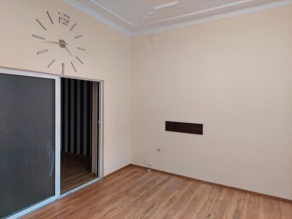 Дава се под наем Офис в Варна, Център - 75 кв.м за 650 € - Снимка #1