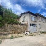 Къща в Троян - 628 кв.м за 53 €/кв.м - Снимка #1