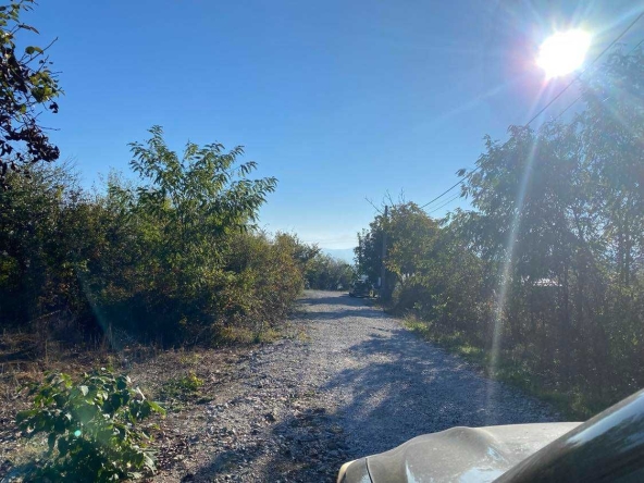 Парцел в Велико Търново, Акация - 1075 кв.м за 64 €/кв.м - Снимка #1