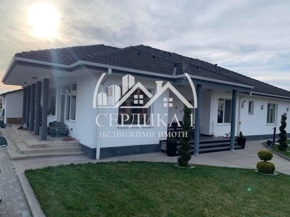 Къща в Костинброд - 320 кв.м за 2032 €/кв.м - Снимка #1