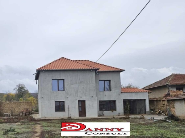 Къща в Велико Търново, Акация - 150 кв.м за 350 €/кв.м - Снимка #1